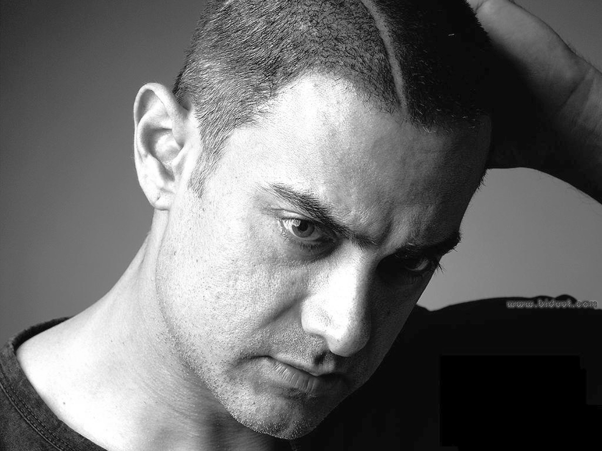 Aamir Khan Black Wallpaper HD 12