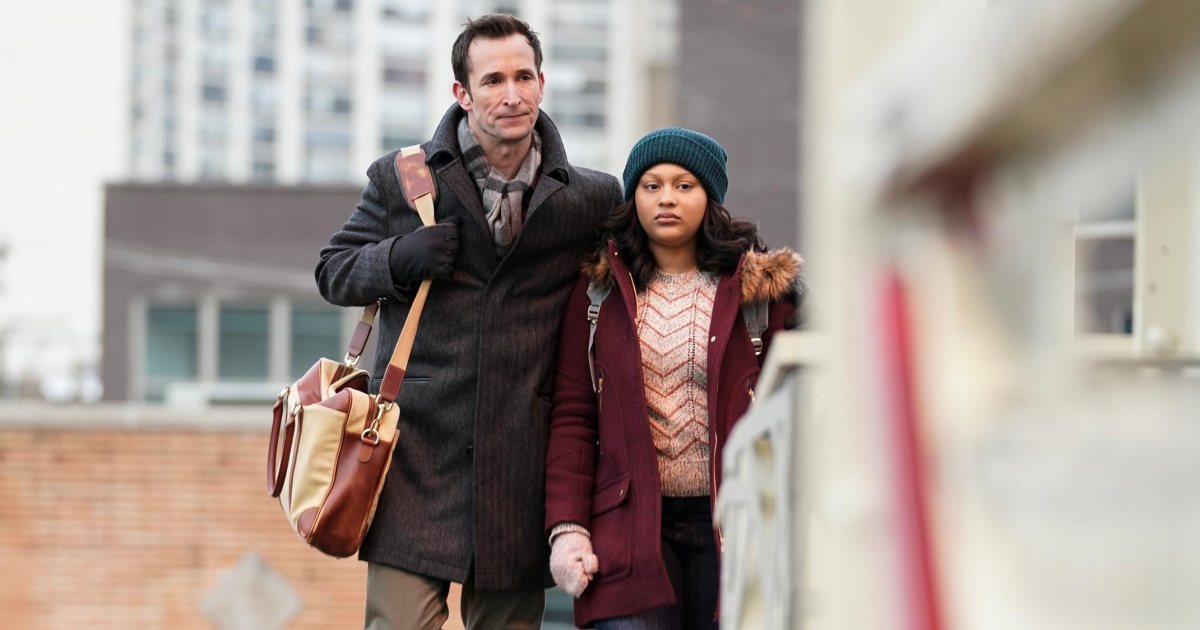 ER alum Noah Wyle on returning to Chicago, his CBS pilot we never saw, and THAT The Red Line scene